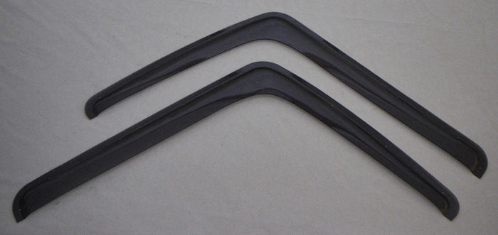 Kuvassa Ikkunavetosuojat MB ATEGO / AXOR I/II