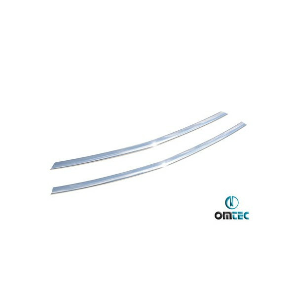 Kuvassa Etupuskurin kromilistat MB Vito 2015-