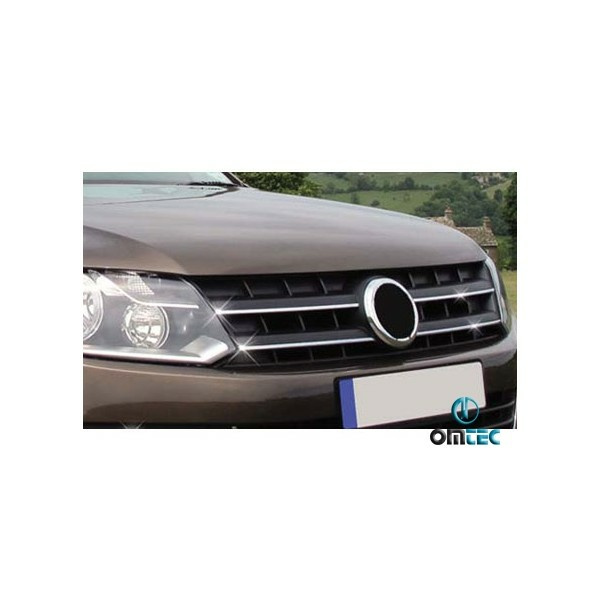 Kuvassa Maskin kromisarja VW Amarok 2010- 4-Osainen