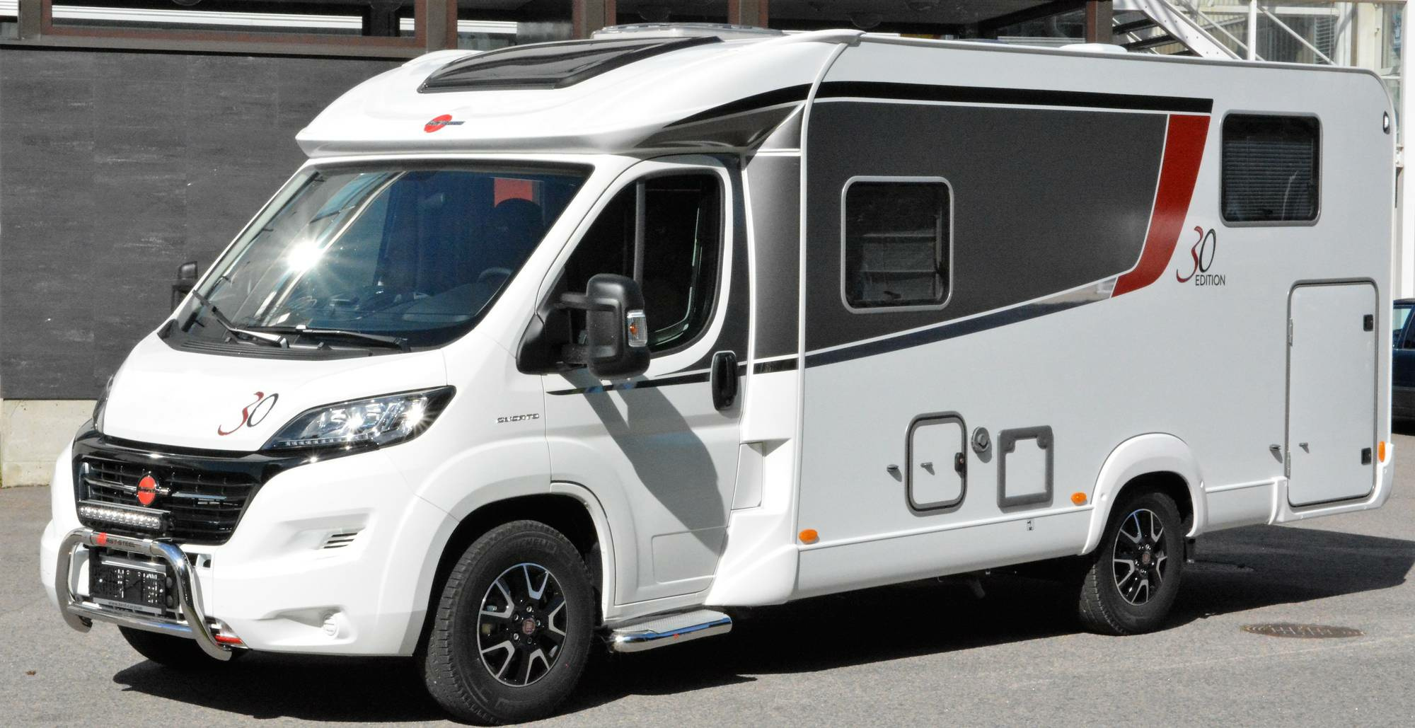 Kuvassa Astinlaudat Fiat asuntoautoihin 2007-