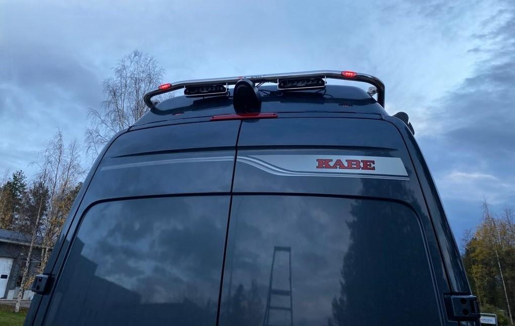 Kuvassa Lisävaloteline taakse Kabe matkailuauto 2019-