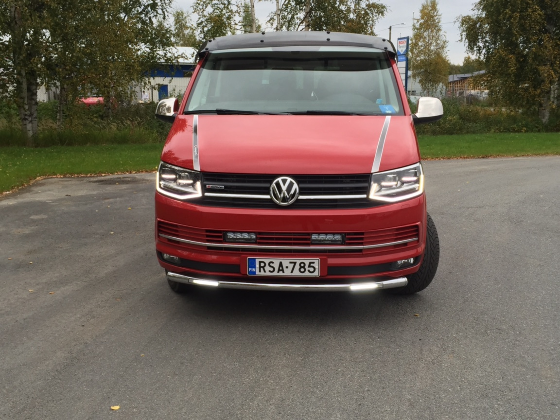 Kuvassa Aurinkolippa VW Transporter T5/ T6