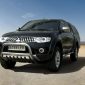 Kuvassa Lisävaloteline alleajosuojalla, Mitsubishi L 200 2009-