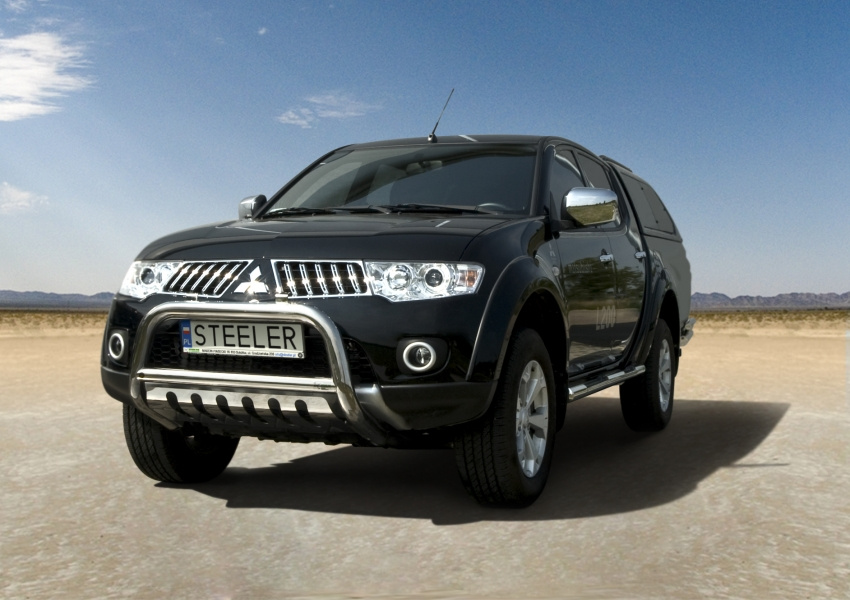 Kuvassa Lisävaloteline alleajosuojalla, Mitsubishi L 200 2009-