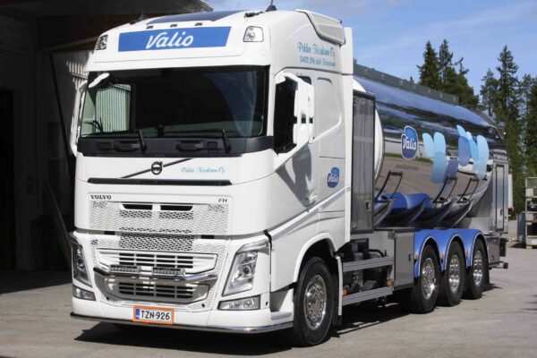 Front spoiler bar Volvo FH4