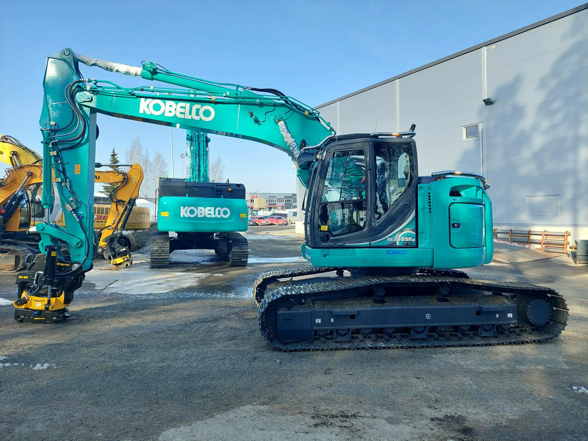 Kuvassa Valoteline katolle Kobelco 5-sarja, lyhyt ohjaamo