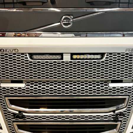 Grille integration Kit Volvo FH4 – With Lazer ST series lights