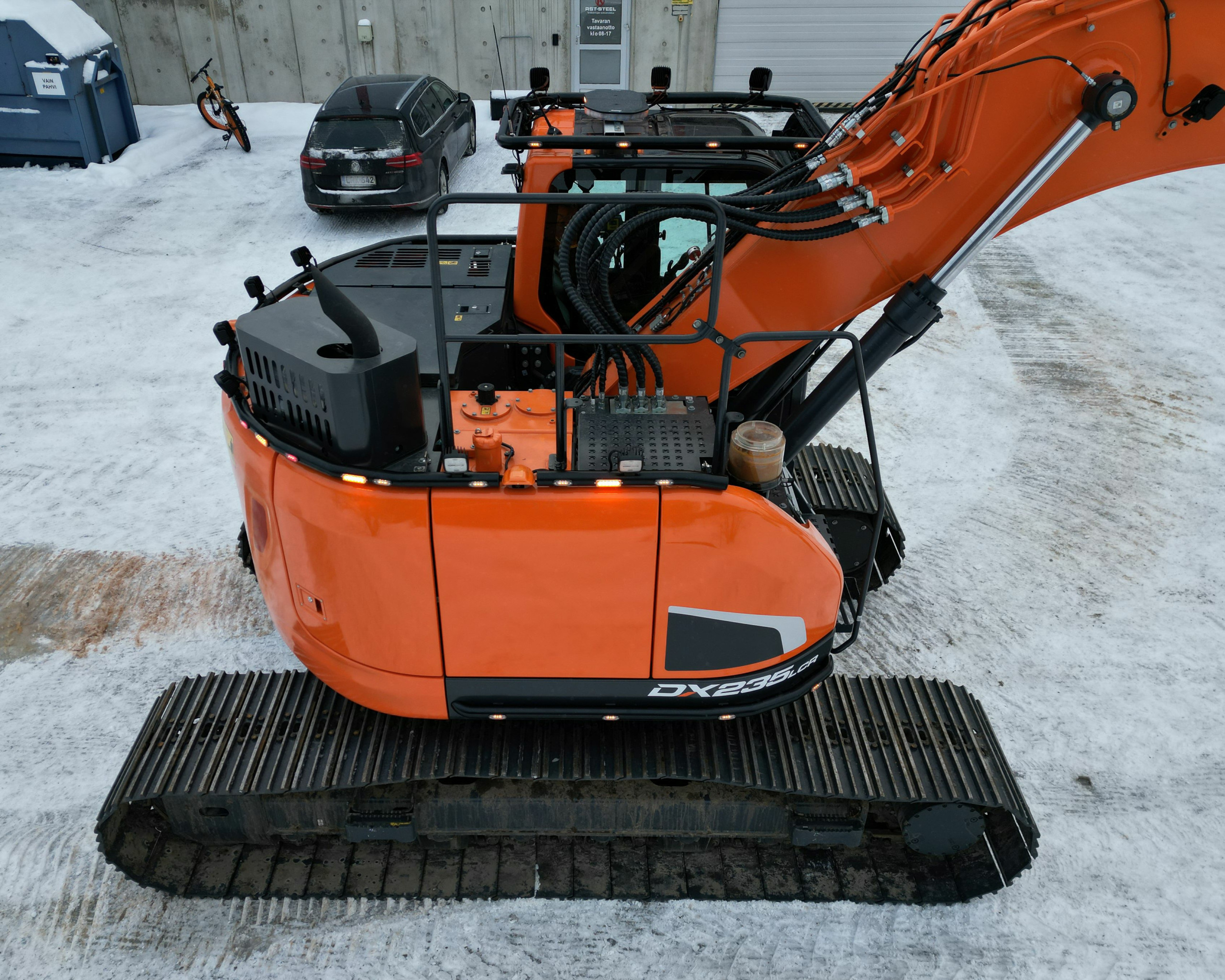 Kuvassa Lisäputki sivuun/ peräpuntin päälle Doosan DX238LCR-5/7