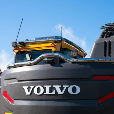 Kuvassa Rear Bar / Counter Weight Bar Volvo ECR235EL 2016-