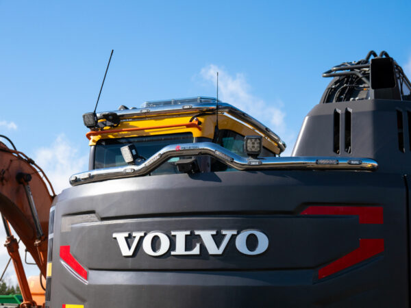 Kuvassa Rear Bar / Counter Weight Bar Volvo ECR235EL 2016-