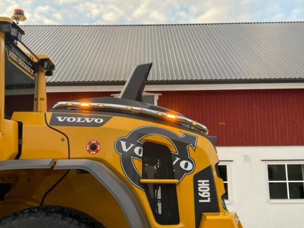 Rear Bar on top of engine cover Volvo L60H /L90H - Image 4