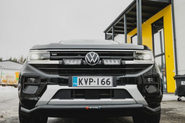 Volkswagen Amarok 2023- model which have front spoiler bar on it.