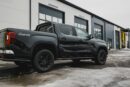 Volkswagen Amarok 2023- modell som har sidobalkar på sig.