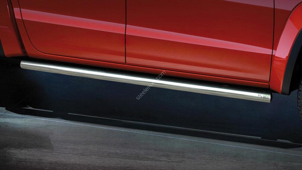 Kuvassa Steeler Suorat Kylkiputket VW Amarok 2009- 2022