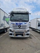 Kuvassa Bull Bar Lite Mercedes-Benz Actros L (2,3m)