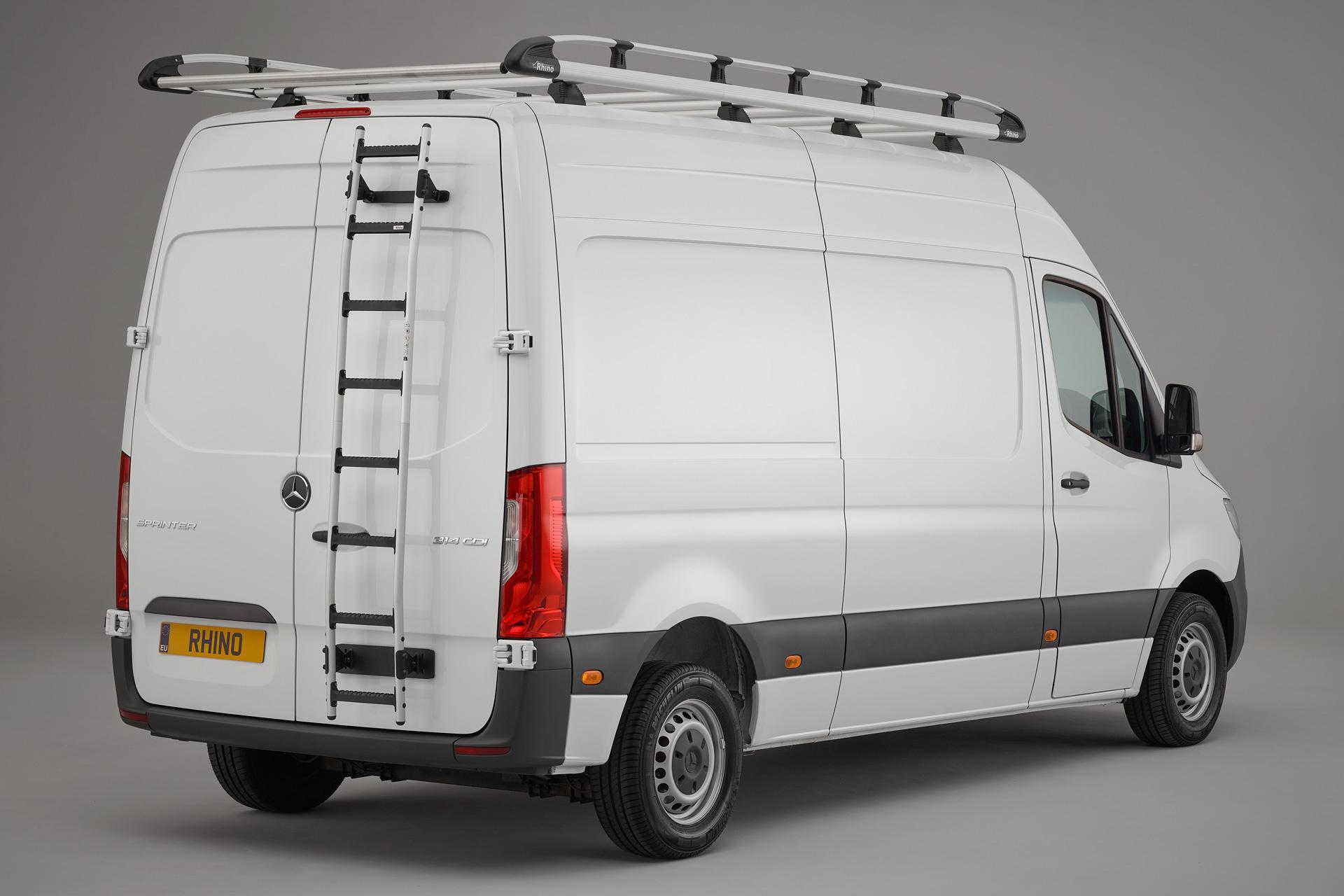 Kuvassa Takaovitikkaat AluminiumLadder MB Sprinter 2018-