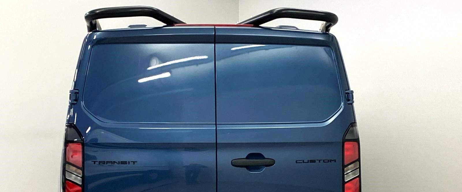 Kuvassa Työvaloteline Ford Transit Custom 2024-