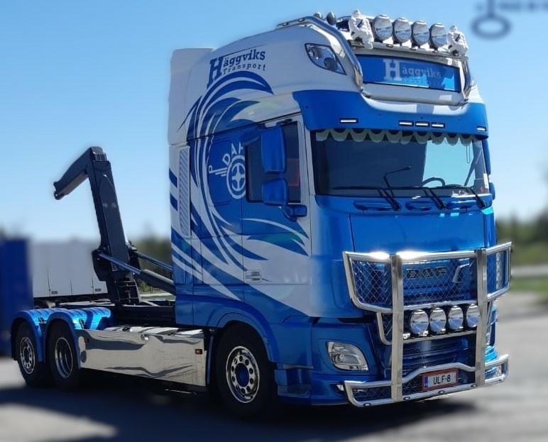 Kuvassa Lisävaloteline katolle DAF XF106 2013-2023
