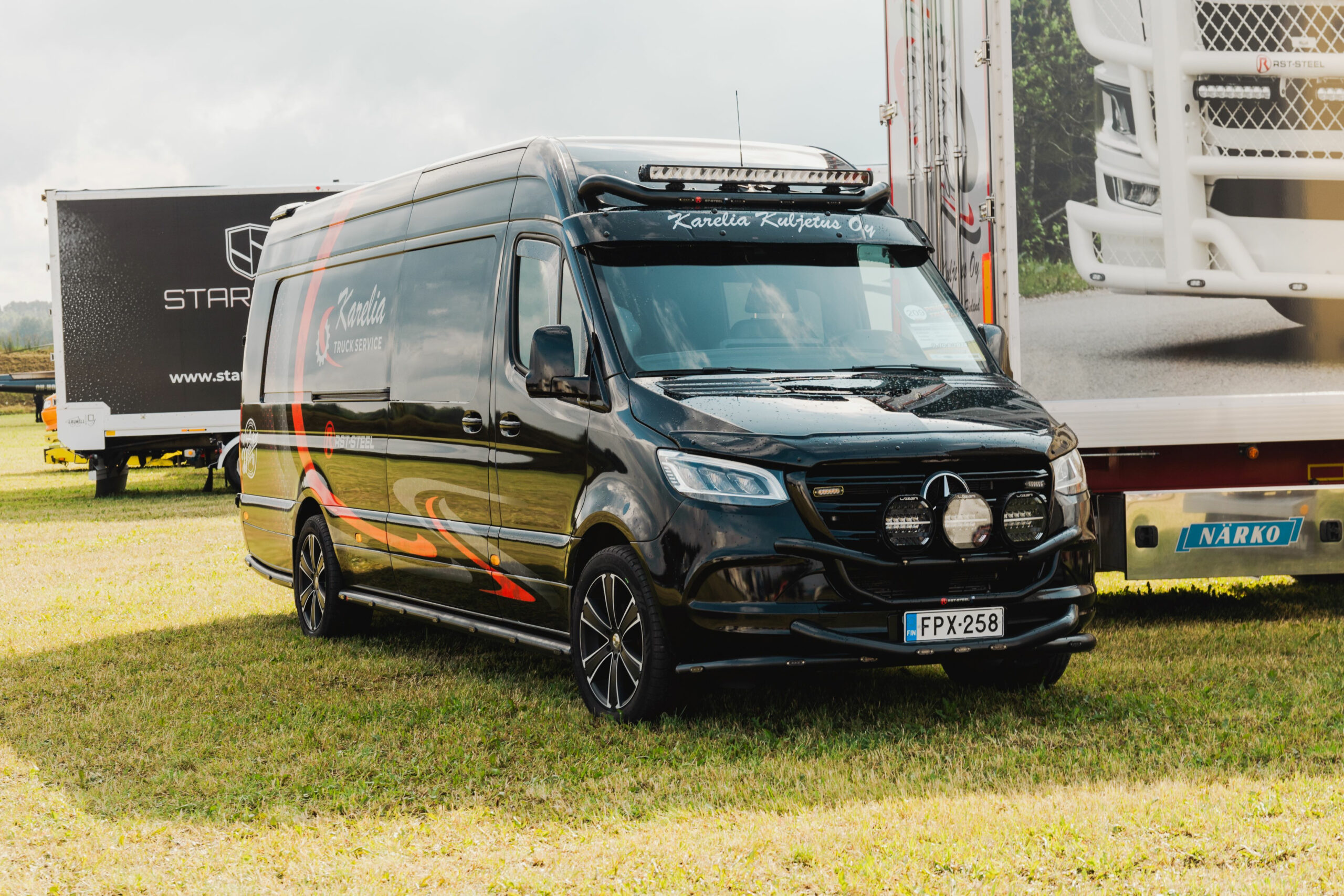 Roof Bar for High-Roof Vans (wide) Ø76mm - Image 2