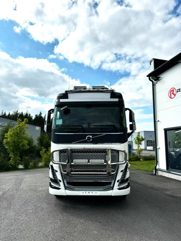 Bull Bar Dakar Volvo FH4