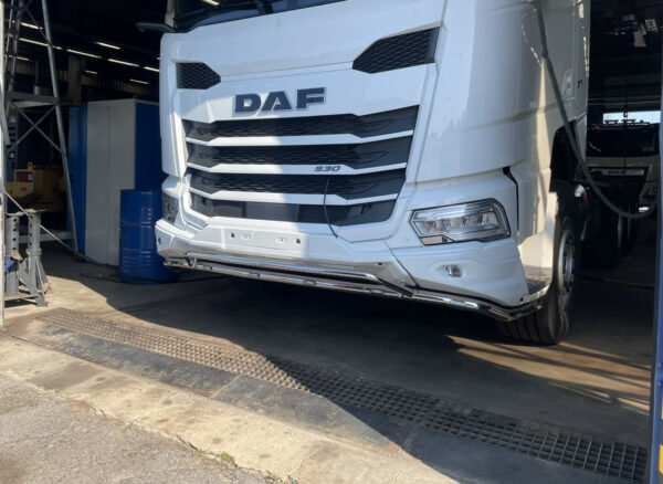 Frontspoiler DAF XFC 22-> Offroad-stötfångare