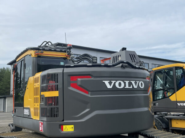 Rear Bar / Counter Weight Bar Volvo ECR355EL 2018- - Image 5