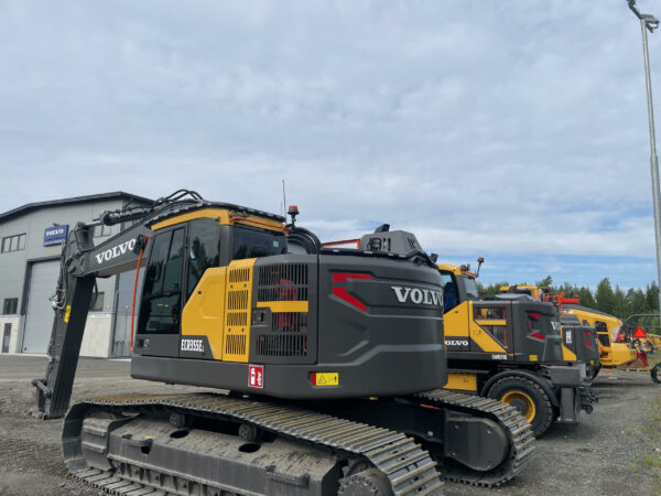 Rear Bar / Counter Weight Bar Volvo ECR355EL 2018- - Image 3