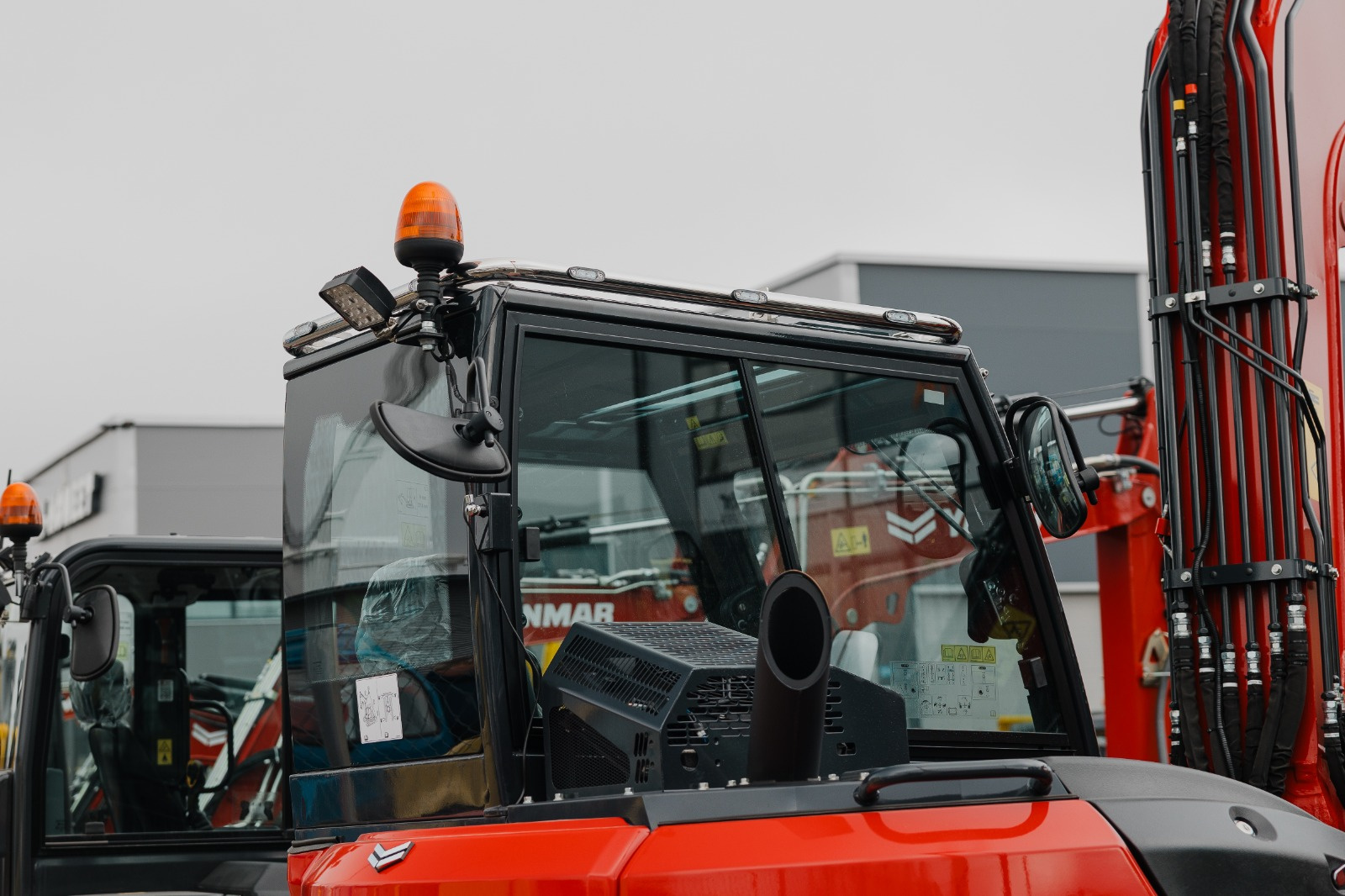 Kuvassa Valoteline katolle Yanmar Vi080 2014-