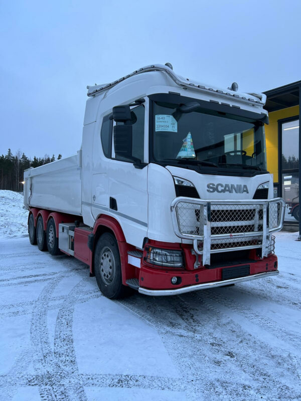 Kuvassa Bull Bar Dakar Scania XT R 2017-