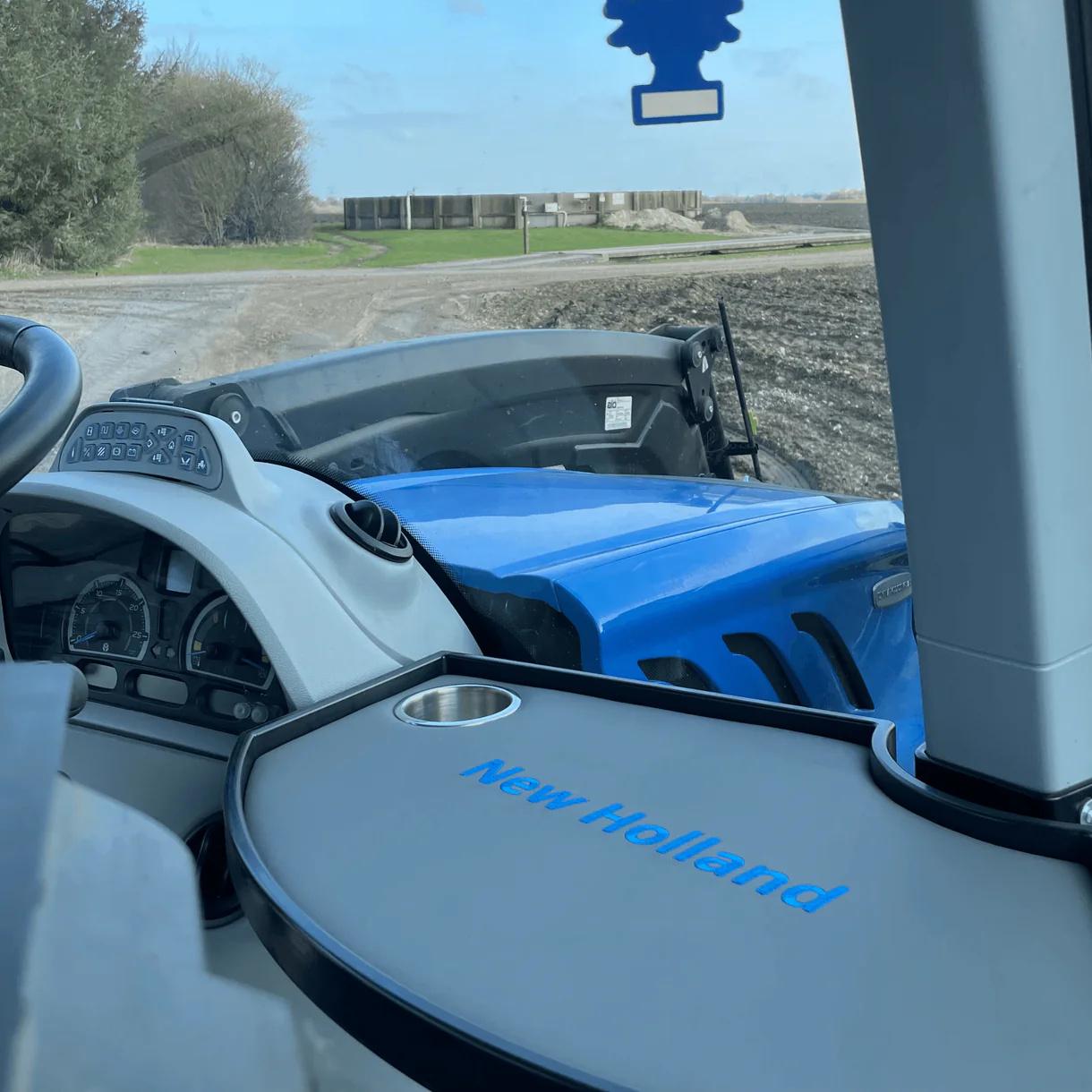 Kuvassa Pöytä New Holland T6 2012-