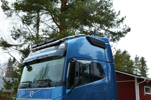 Roof Bar with side extensions Volvo FH4 Globetrotter XL - Bild 2