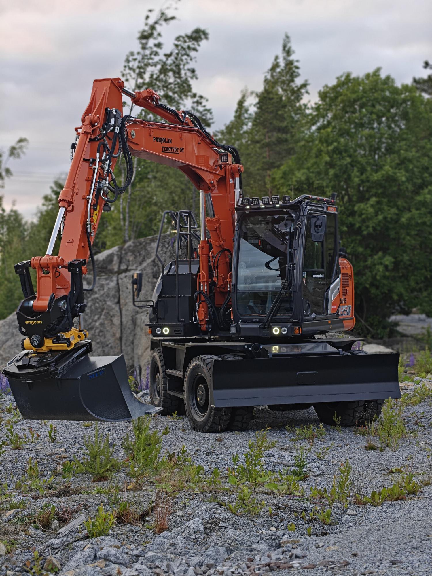 Valoteline katolle Hitachi 7-srj pitkä ohjaamo