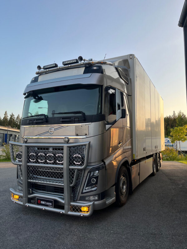 Bull Bar Freeway Volvo FH 2021- - Image 3