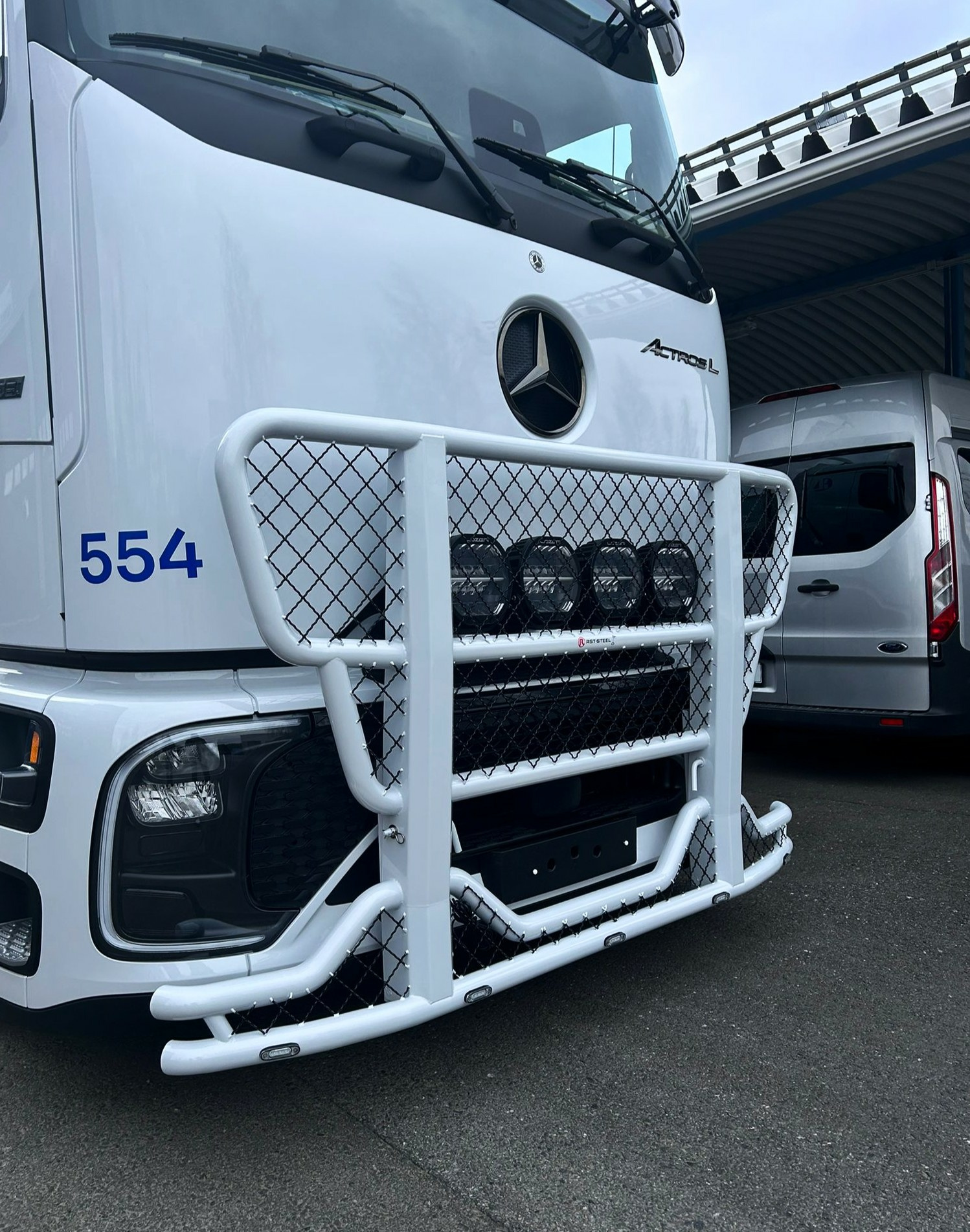 Karjapuskuri Freeway MB Actros L Procabin - Image 3