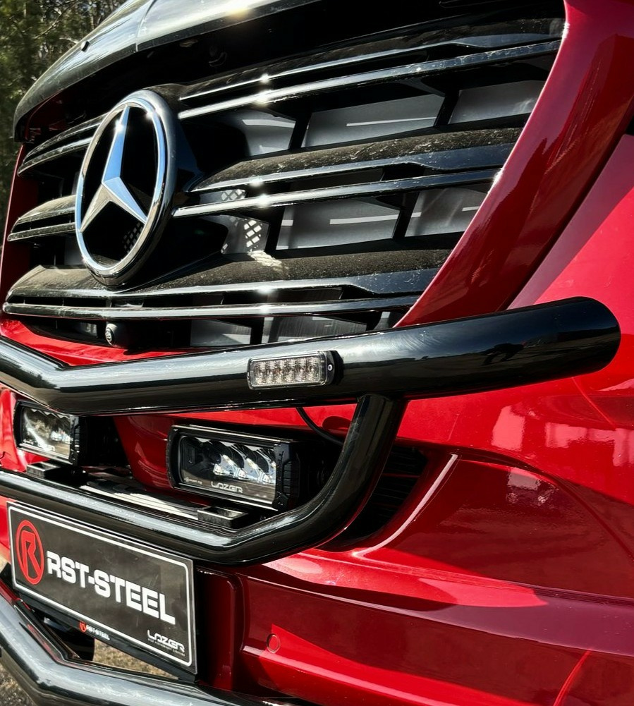 Kuvassa RST-Light LED-Tasovilkku tummaoptiikka, keltainen