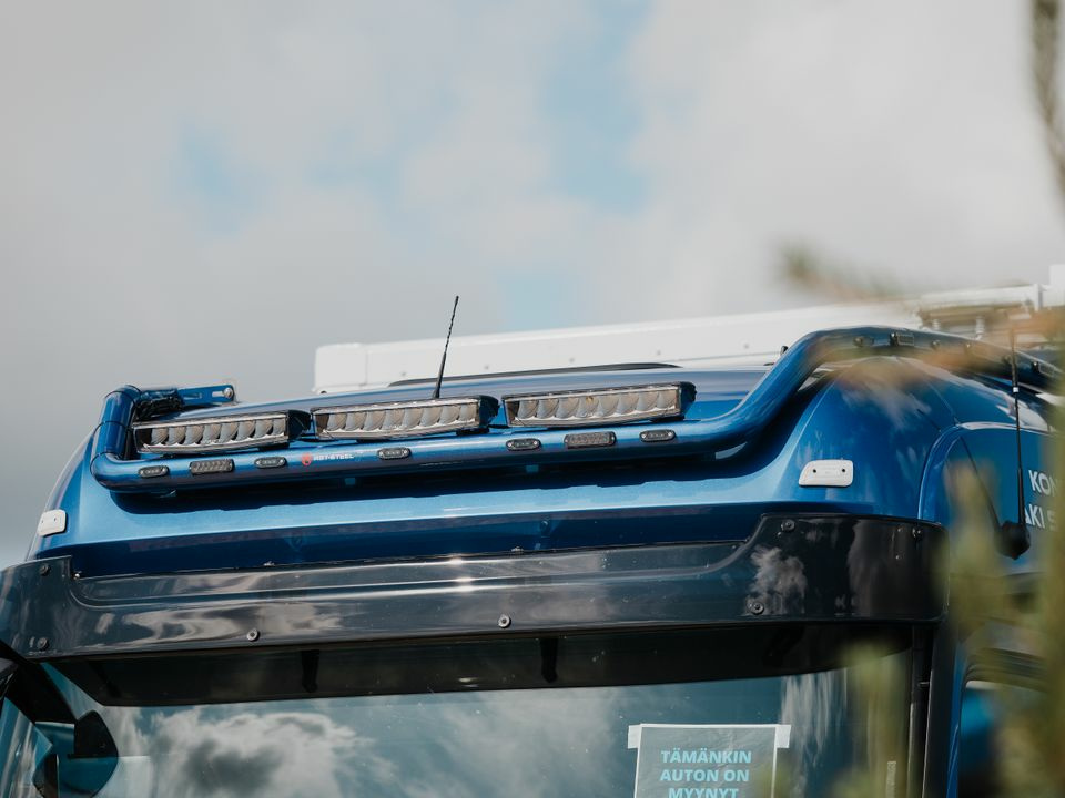 Lisävaloteline katolle sivujatkoilla MB Actros BigSpace 2,5m - Image 2