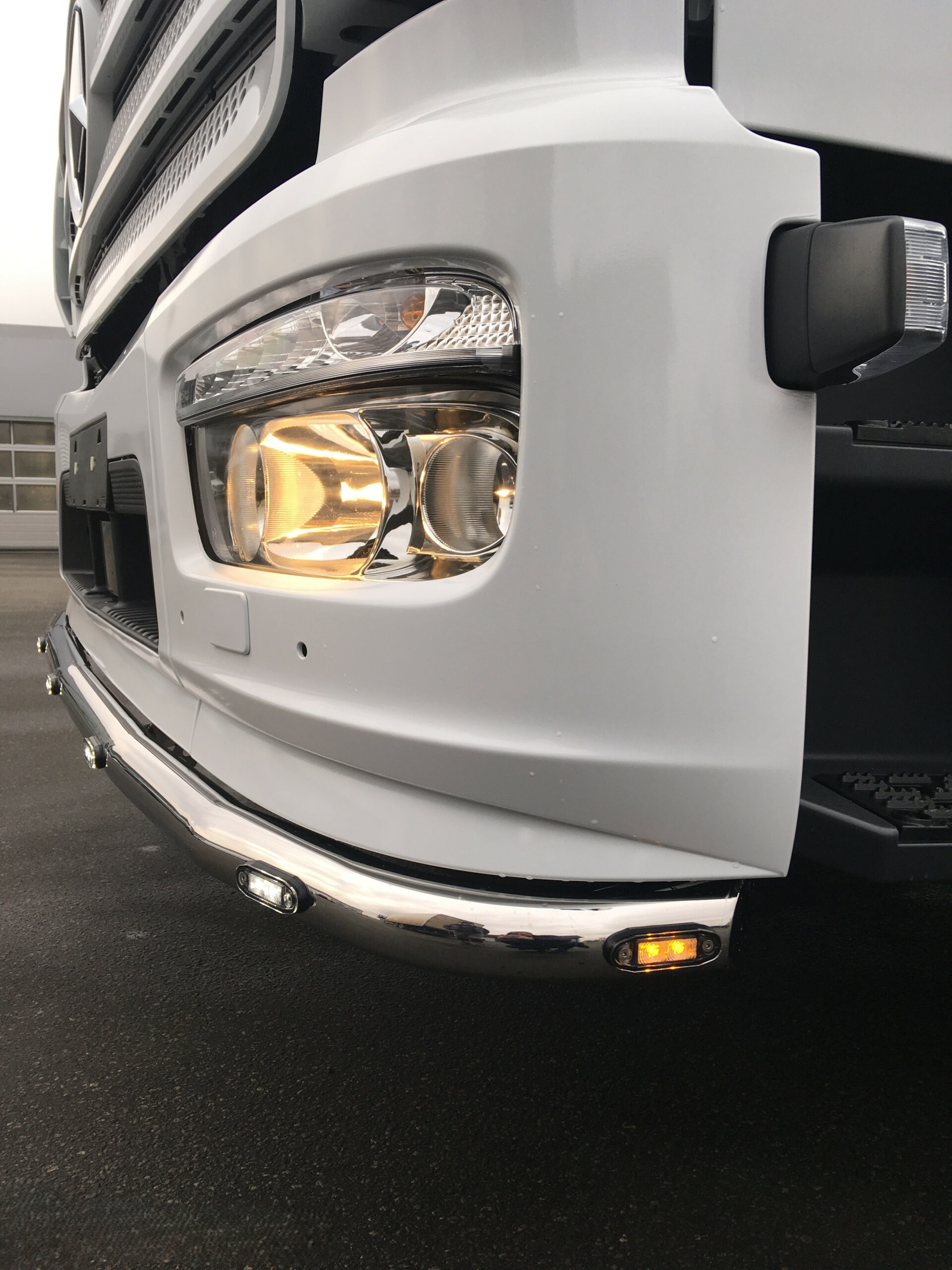 Etuhelmaputki MB Atego 2015- (7.7L) - Image 2