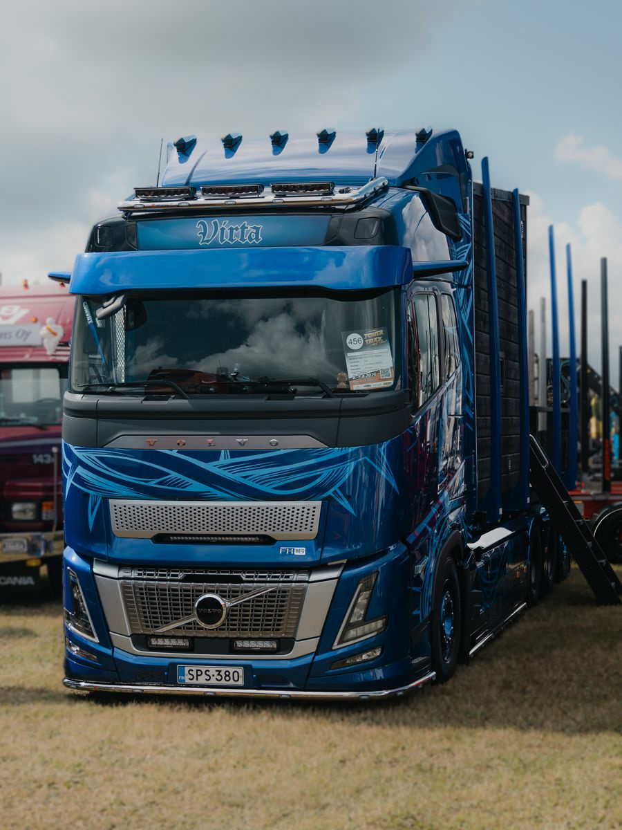 Etuhelmaputki Lowline V19 Volvo FH AERO - Image 3