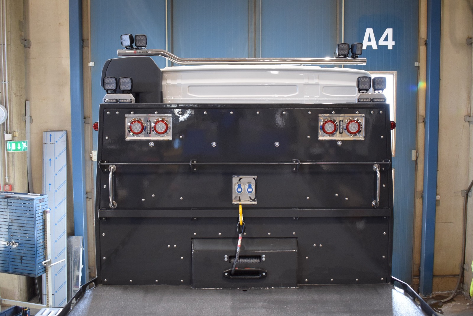 Kuvassa Työvaloteline katolle Volvo FH4 / FH New, Normaali hytti