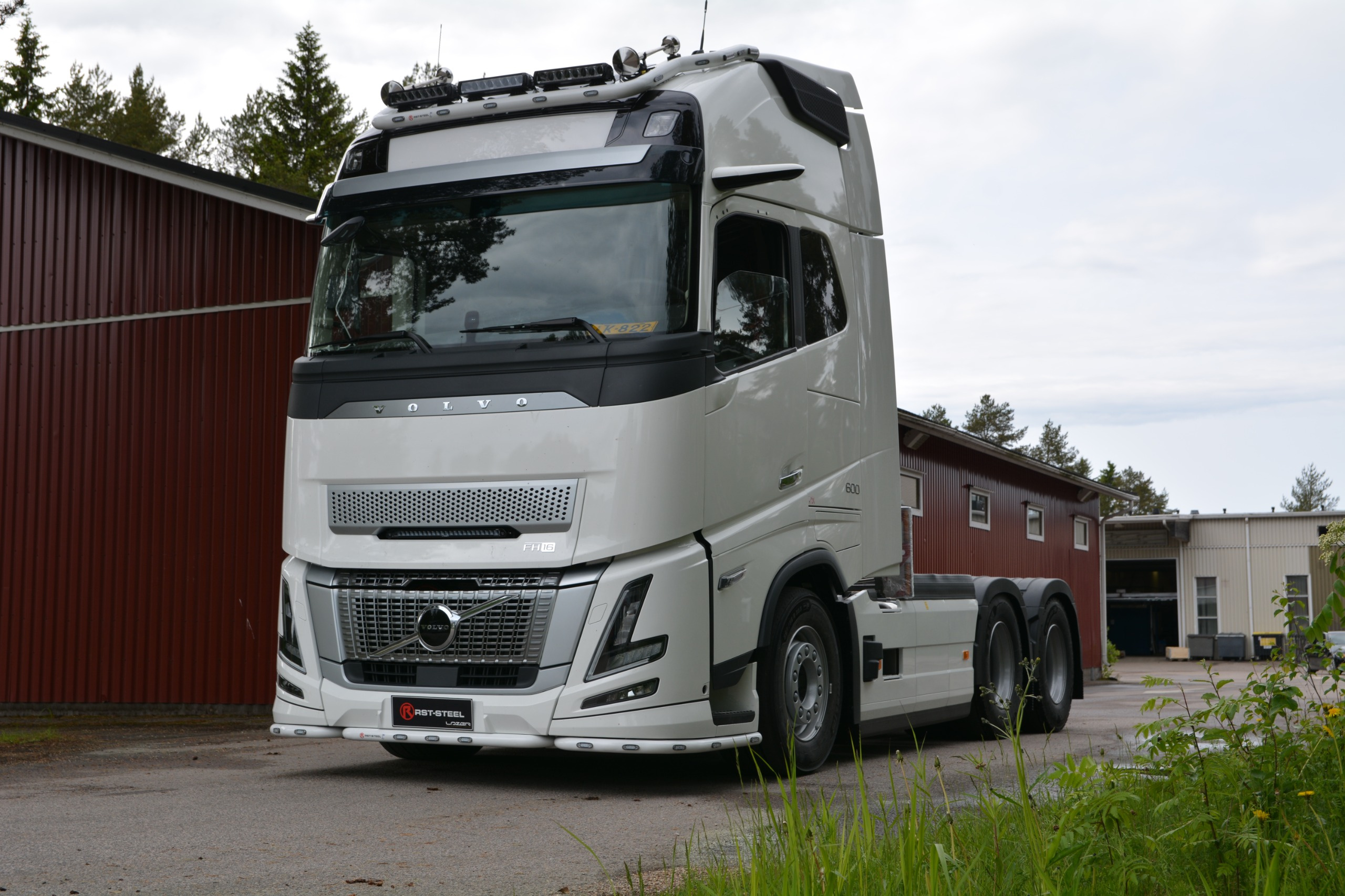 Etuhelmaputki 3-os Lowline V22 Volvo FH AERO - Image 2