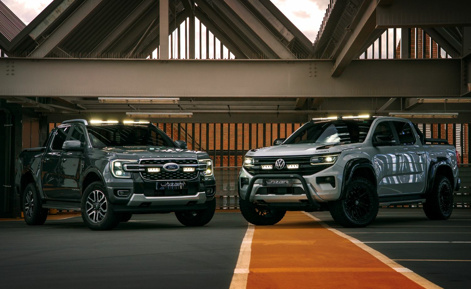 Kuvassa Kattovalot Ford Ranger / VW Amarok 2023- (2x Glide)