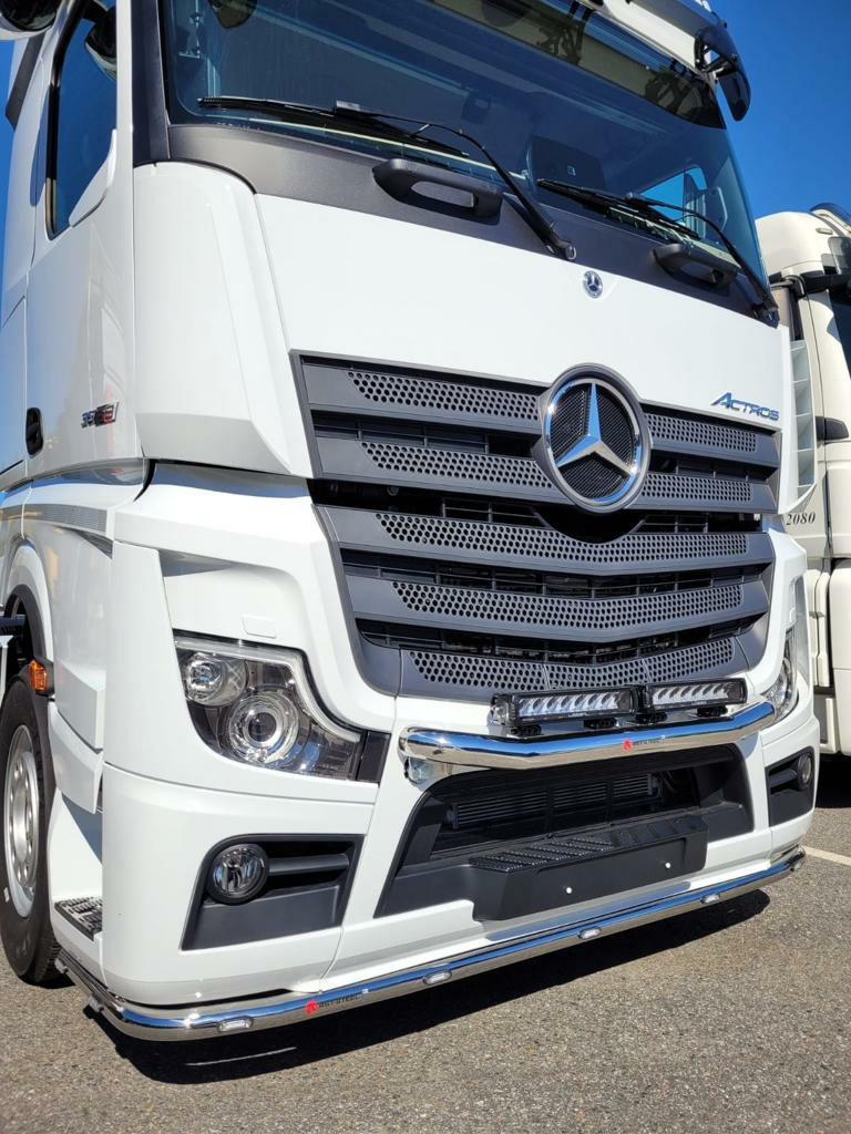 Lisävaloteline maskiin MB Actros 2.3m ja 2.5m