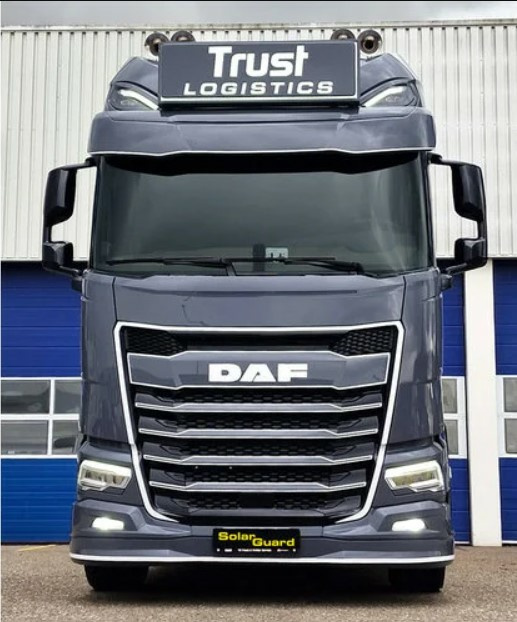 Kuvassa Aurinkolippa DAF New Generation XG+ (type 1)