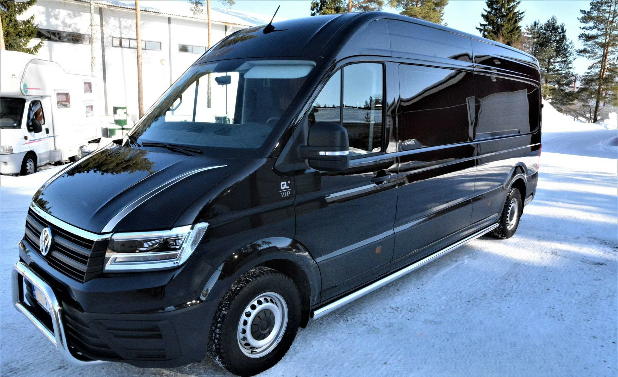 Kuvassa Kylkiputket Volkswagen Crafter 2017- (LWB)